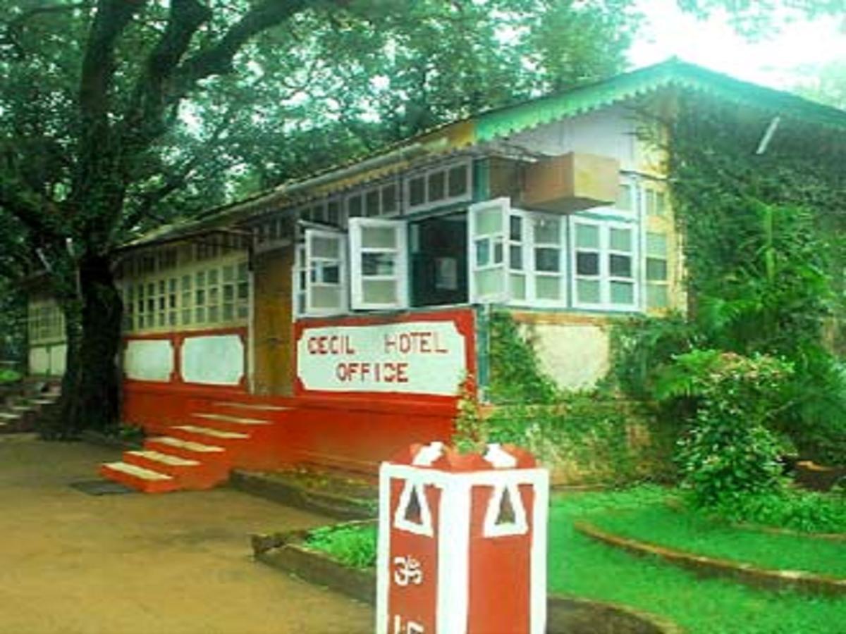 Cecil Hotel Matheran Bagian luar foto