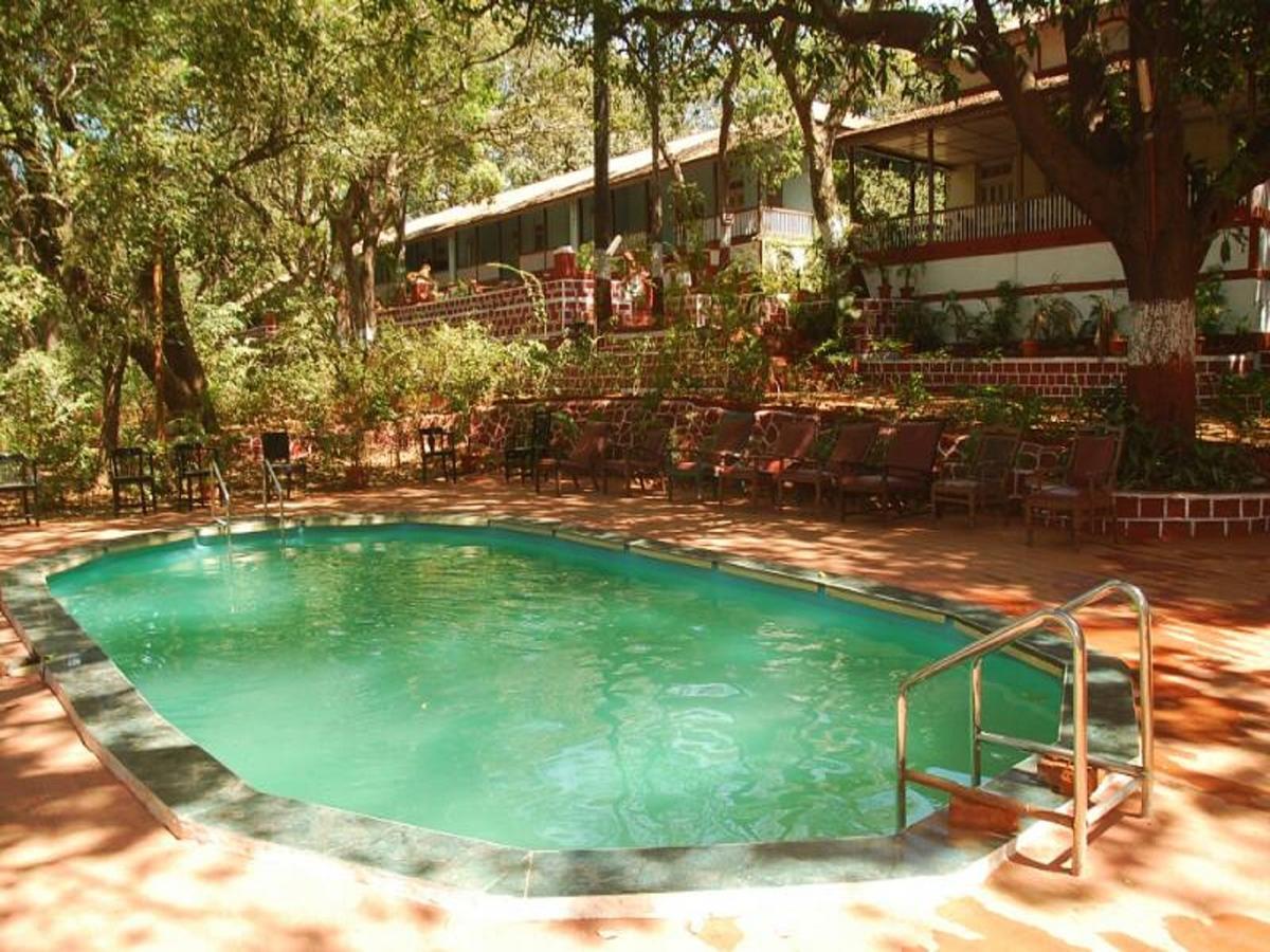 Cecil Hotel Matheran Bagian luar foto