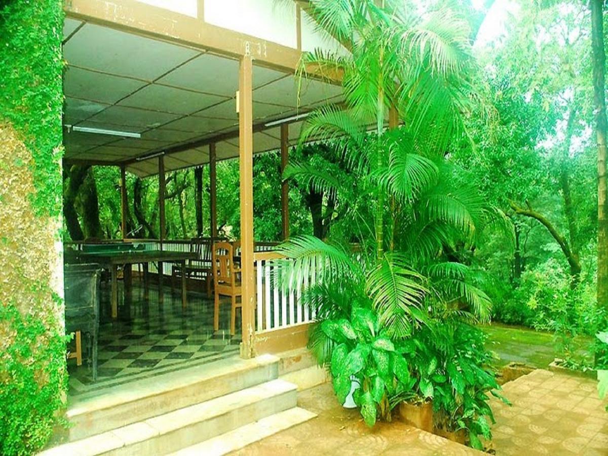 Cecil Hotel Matheran Bagian luar foto