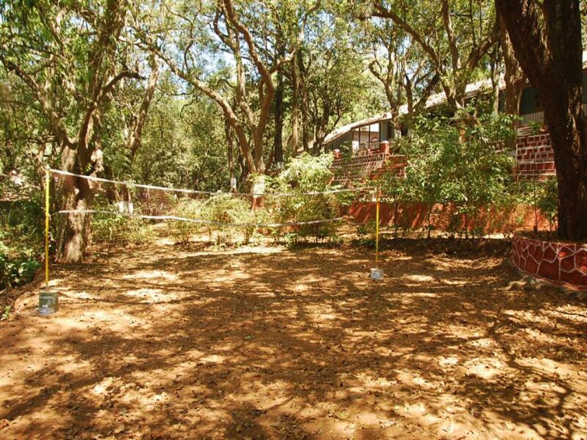 Cecil Hotel Matheran Bagian luar foto